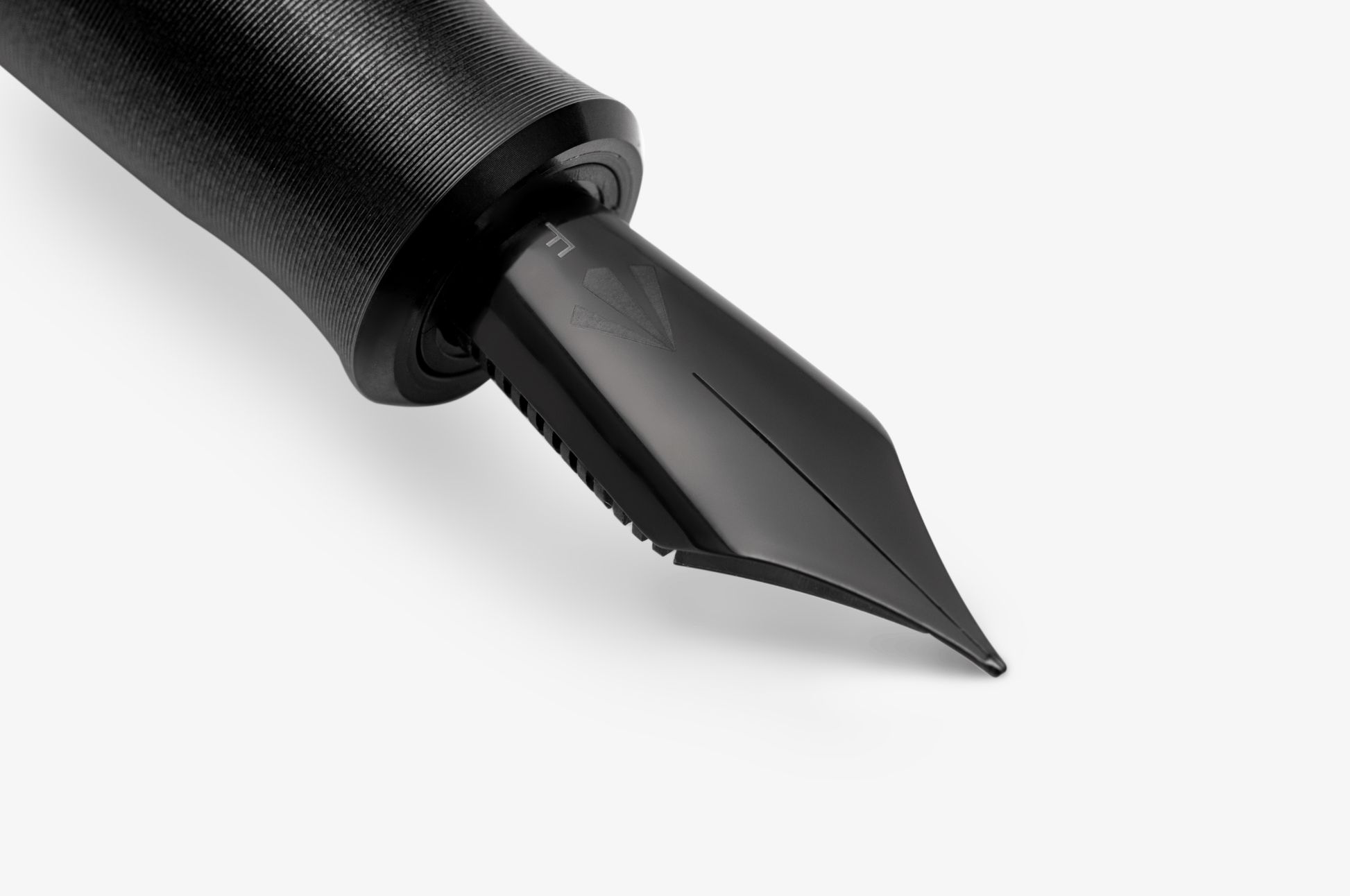 Gravitas - Vac 2.0 Aluminium Black – Gravitas Pens