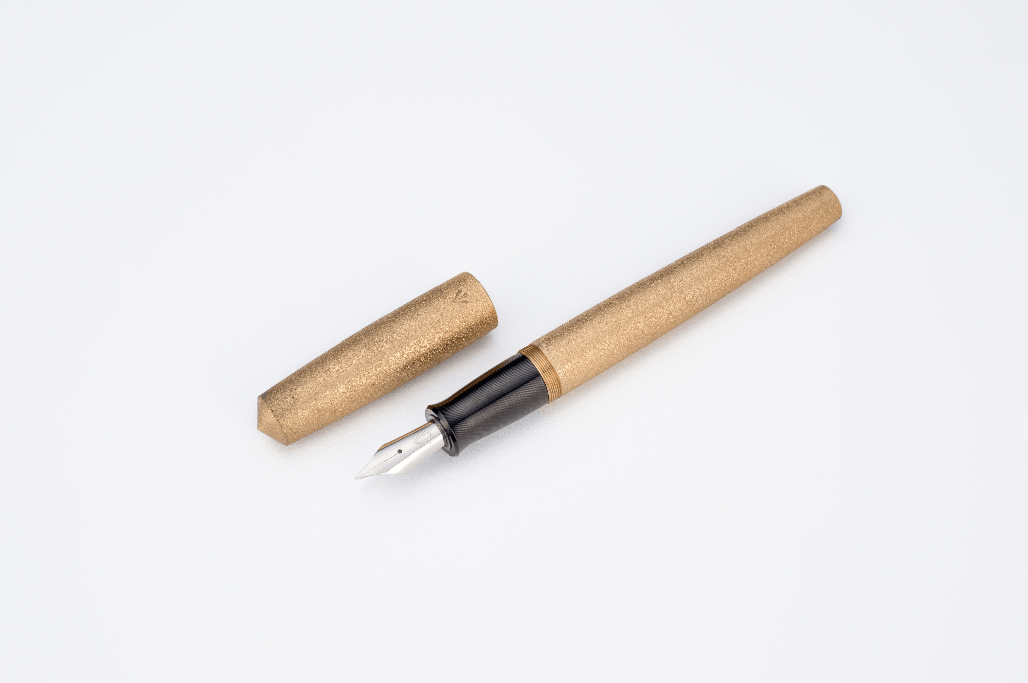 Gravitas Gravitas - Sentry - Raw Brass Diamond